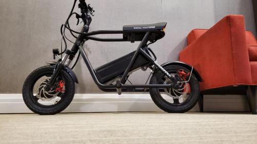 EMOVE RoadRunner Electric Scooter - Side